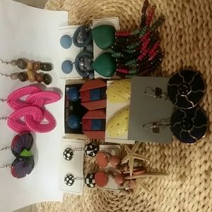 Lots of fashion earrings